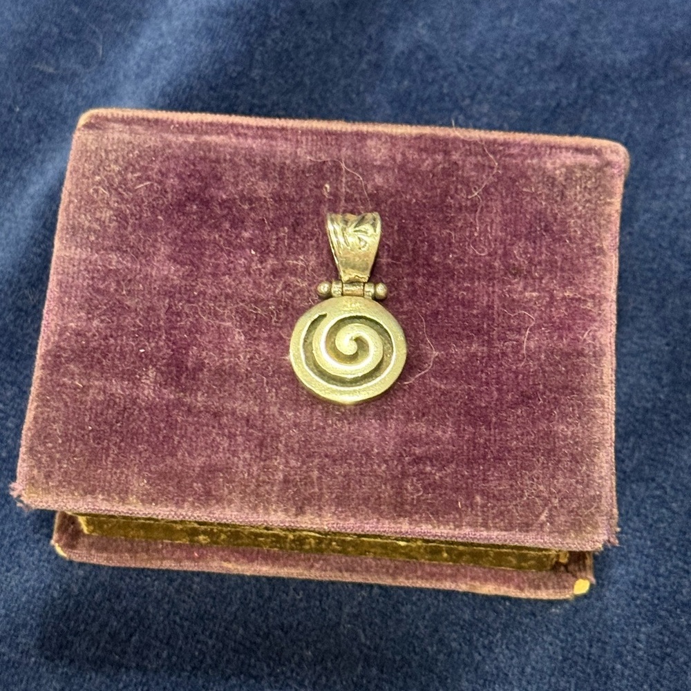 925 Sterling Silver Spiral Pendant